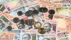 depositphotos_76375731-stock-photo-indian-currency-notes-and-coins