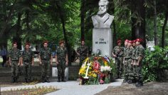 na-tozi-den-chestvame-botev-i-223