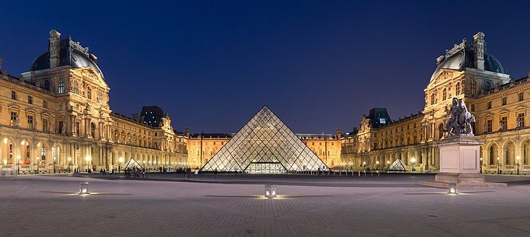 800px-Louvre_Museum_Wikimedia_Commons
