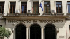 0262659001491493111_731550_395x301