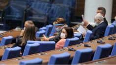 76a23e76a61c691e011aea829c45a431