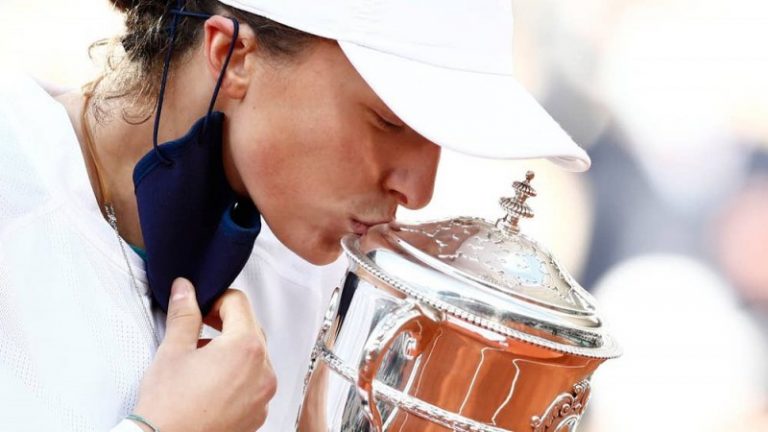 senzatsiia-rolan-garos-19-godishna-790